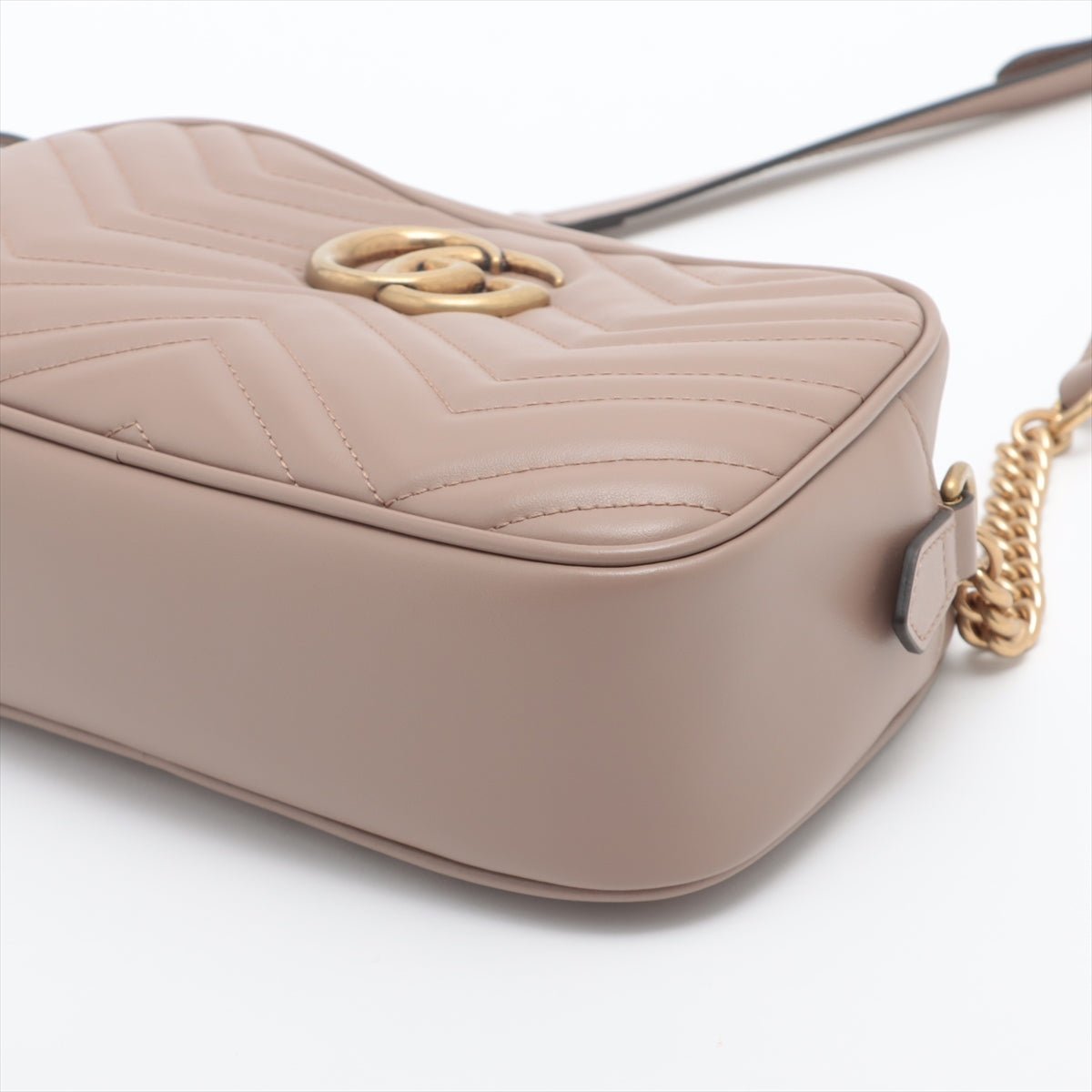 Second hand Gucci GG Beige Marmont Crossbody Bag Matelassé Leather - Tabita Bags