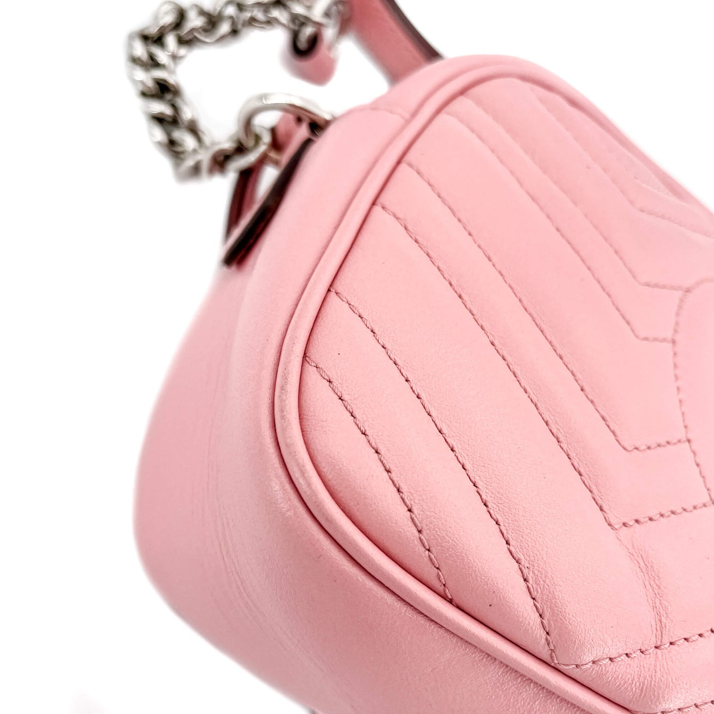 Second hand Gucci GG Light Pink Marmont Crossbody Bag Matelassé Leather - Tabita Bags