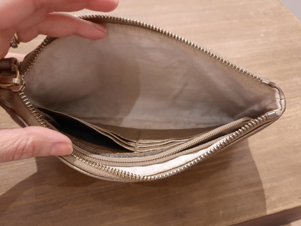 Second hand Gucci GG Soho Metalized Leather 295840 - Tabita Bags