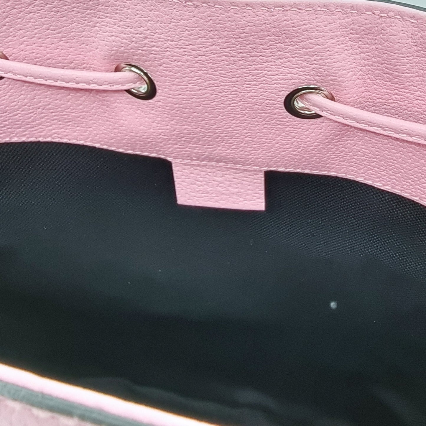 Second hand Gucci GG Supreme Monogram Psychedelic Bucket Bag Pink - Tabita Bags