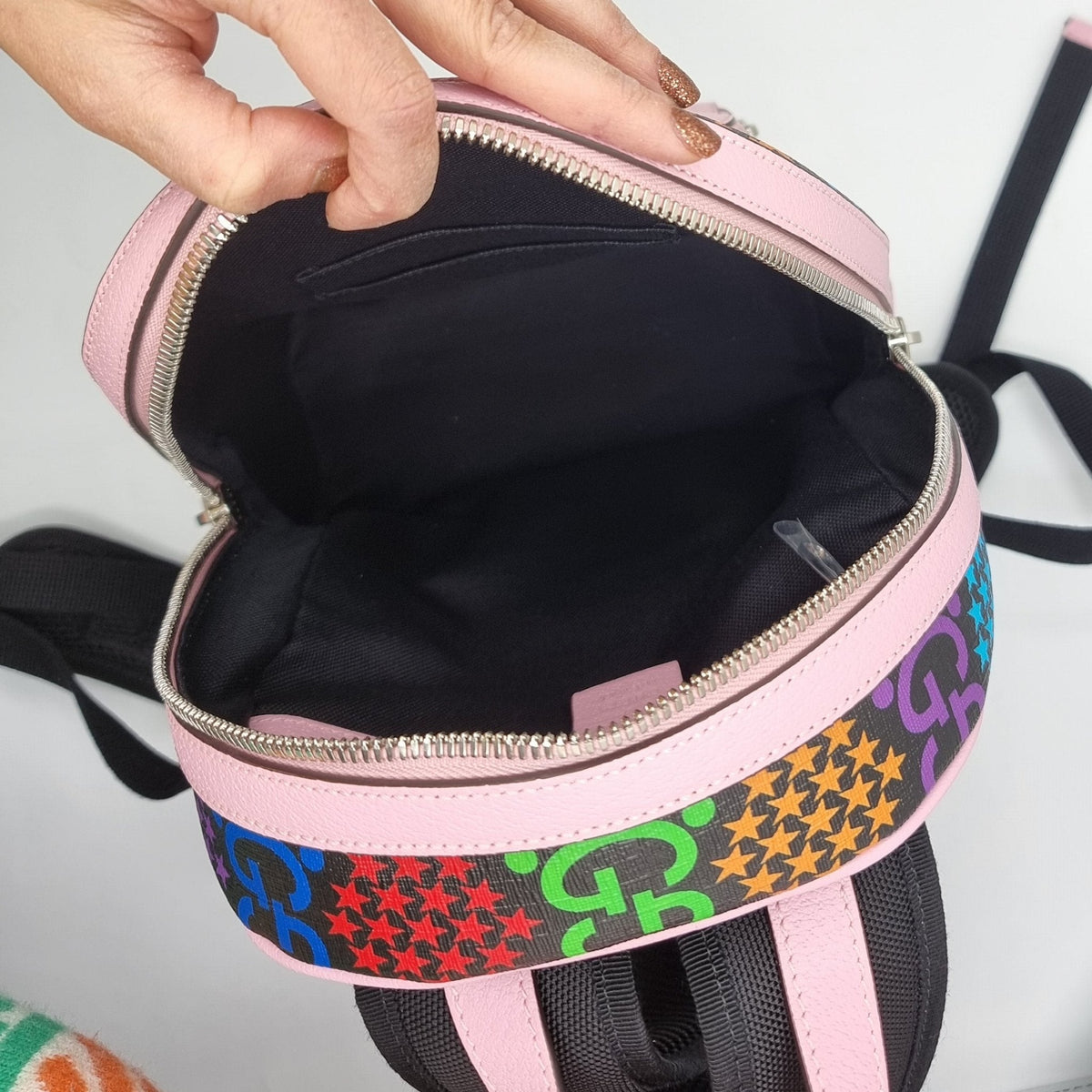 Second hand Gucci GG Supreme Monogram Psychedelic Small Backpack Pink Multicolor - Tabita Bags