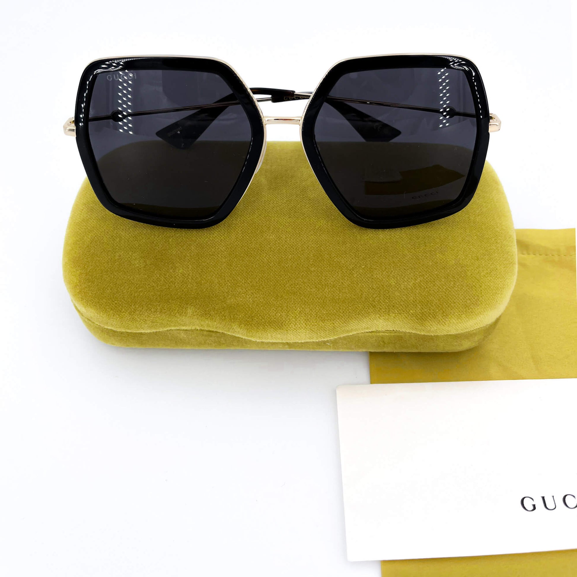 Second hand Gucci Oversize rectangular Black - Tabita Bags