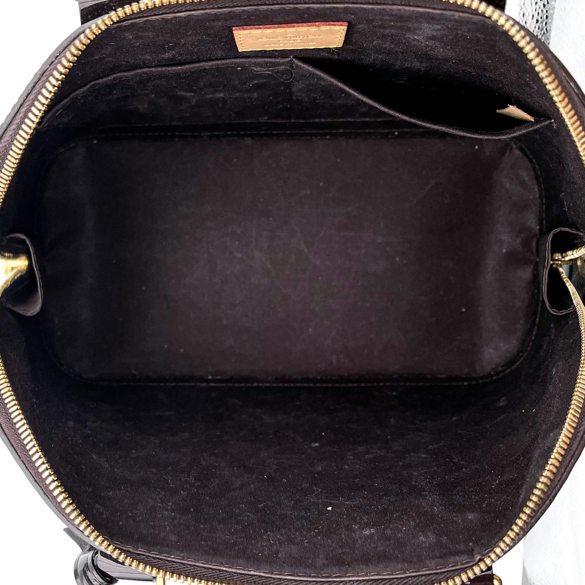 Sac à main alma bb en cuir verni Louis Vuitton Black in Patent