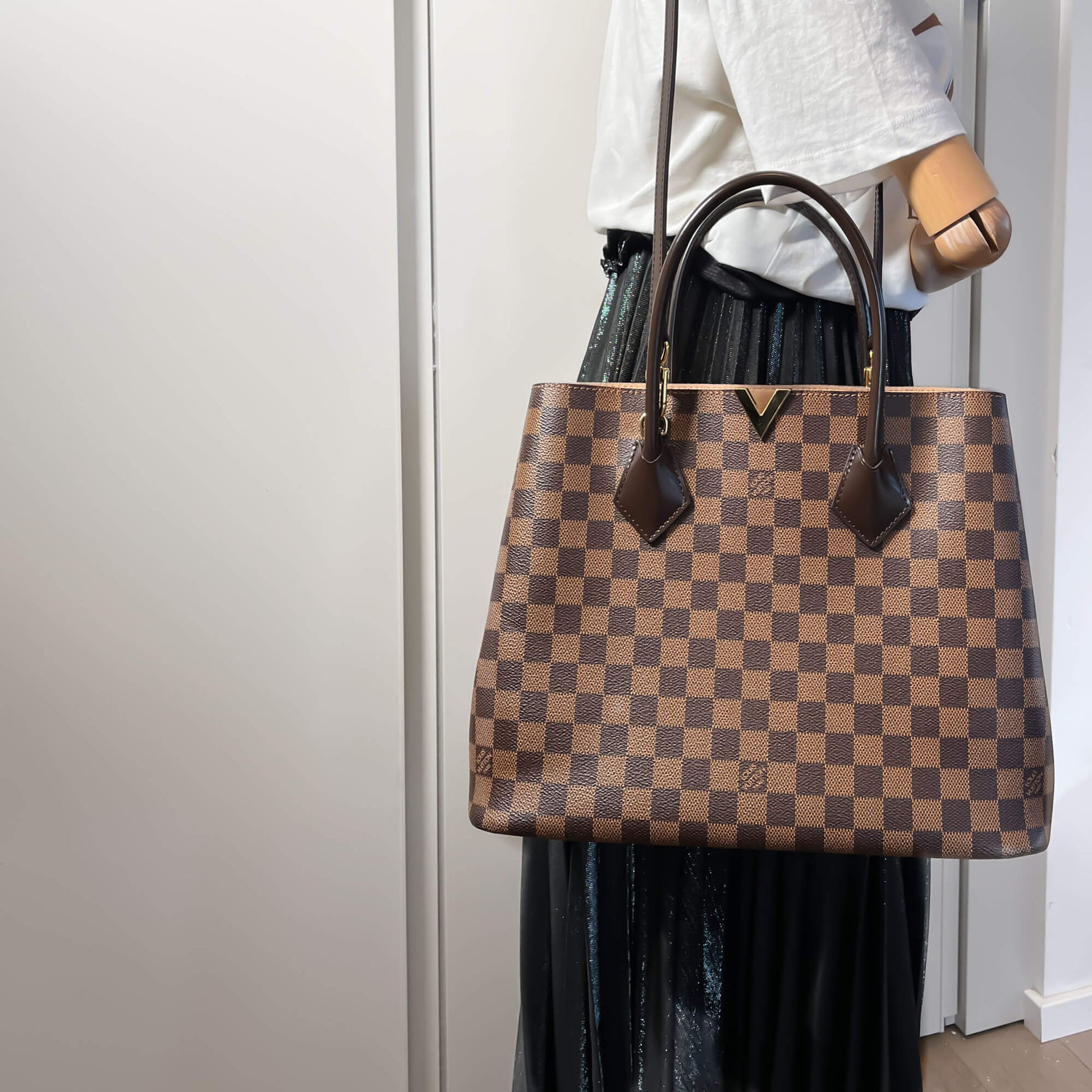 Second hand Louis Vuitton Kensington Damier Ebene Bag - Tabita Bags