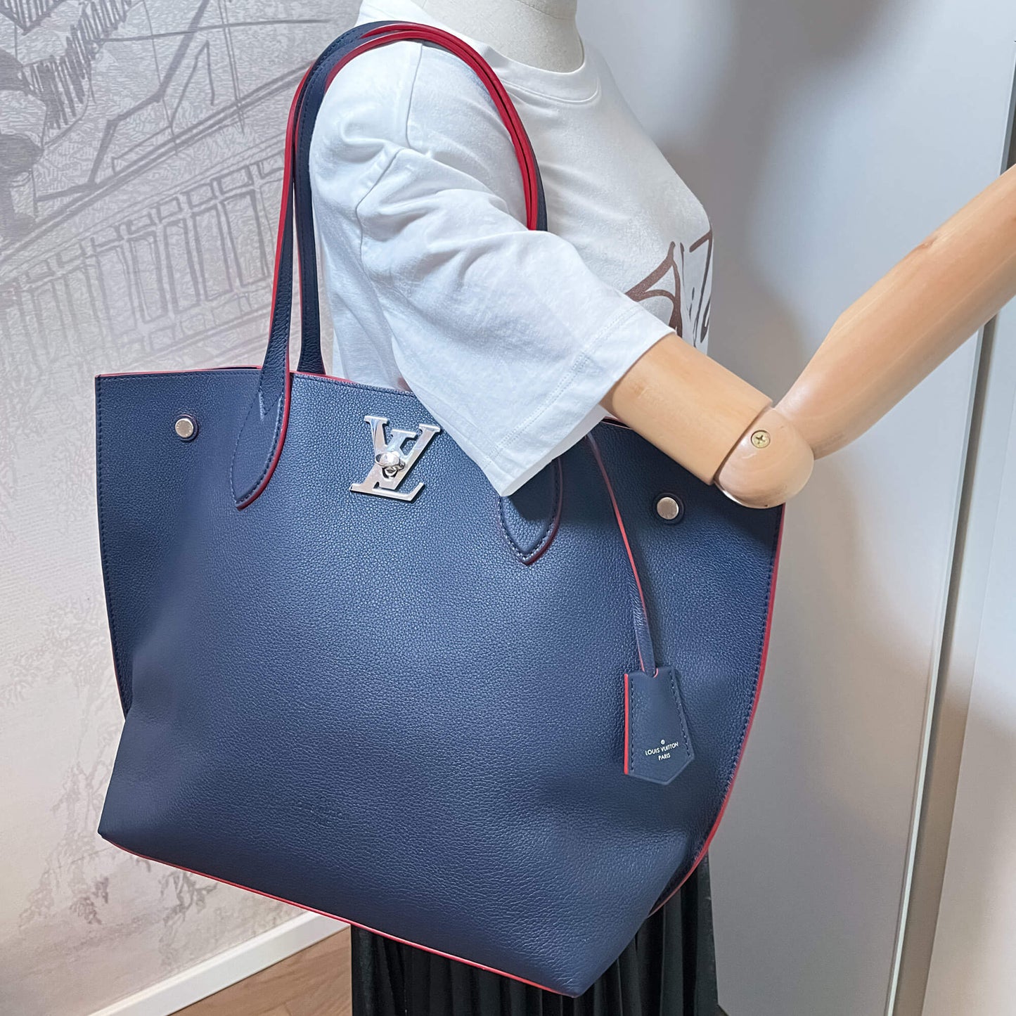 Second hand Louis Vuitton Lockme Go Leather Blue Navy Tote Bag - Tabita Bags