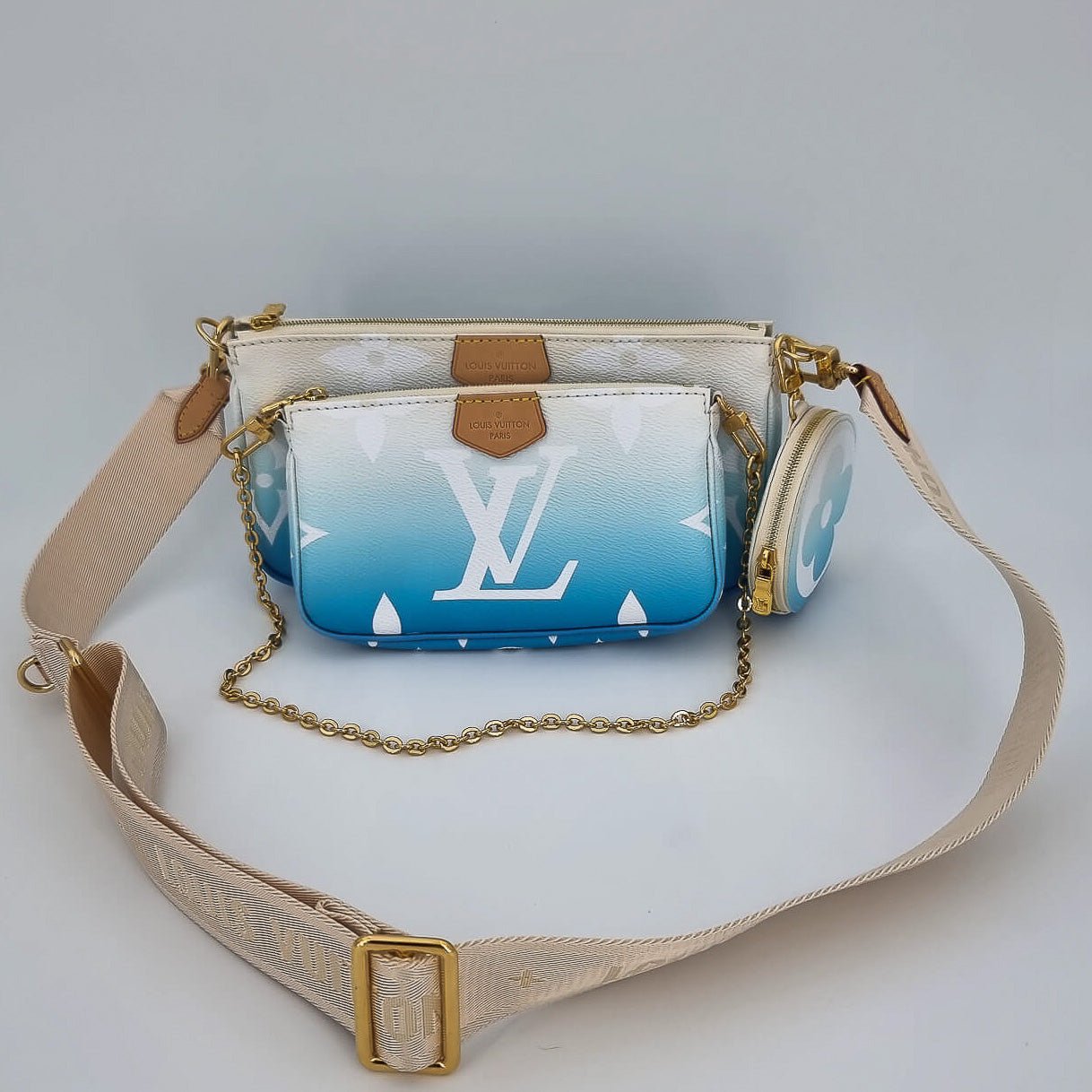 Second hand Louis Vuitton Louis Vuitton Multi Pochette Accessories By The Pool Blue - Tabita Bags