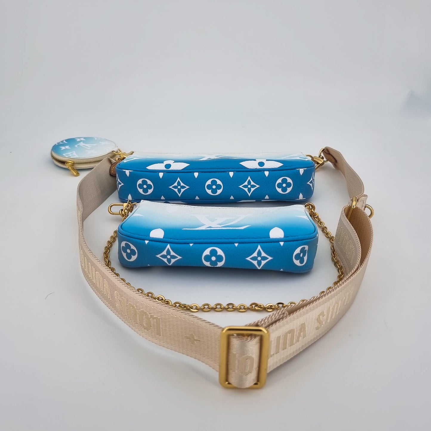 Second hand Louis Vuitton Louis Vuitton Multi Pochette Accessories By The Pool Blue - Tabita Bags