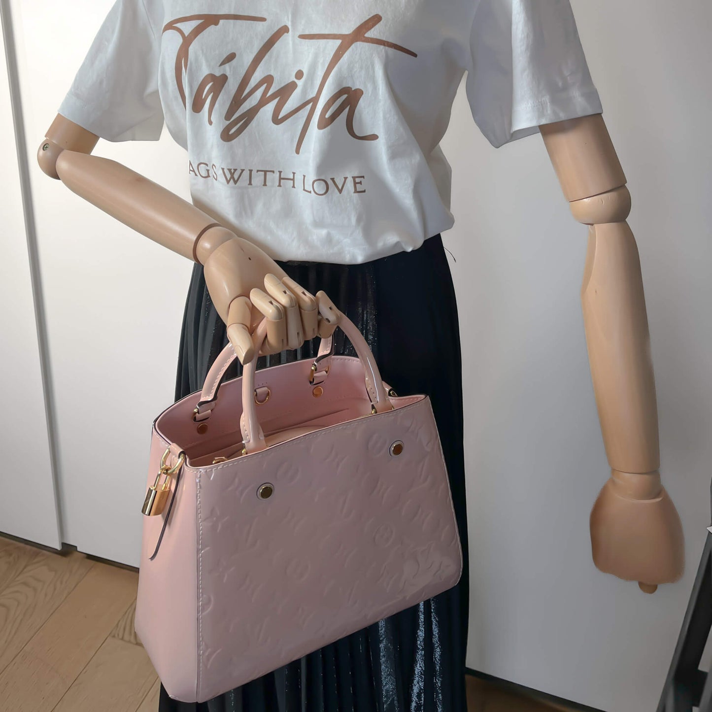 Second hand Louis Vuitton Montaigne BB Monogram Patent Leather Bag Pink Cipria - Tabita Bags