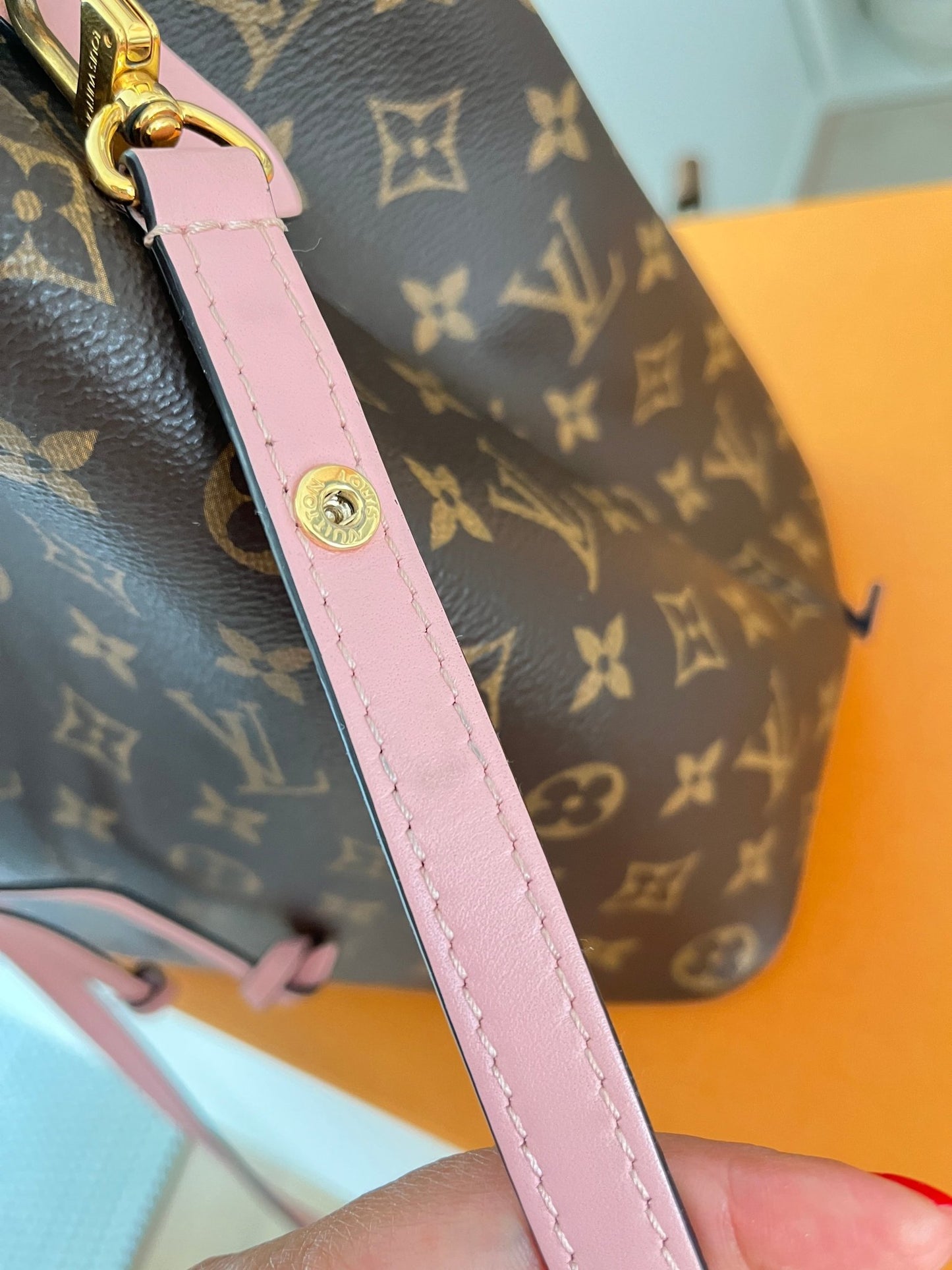 Second hand Louis Vuitton NéoNoé MM Monogram 2-Way Bucket Bag - Tabita Bags