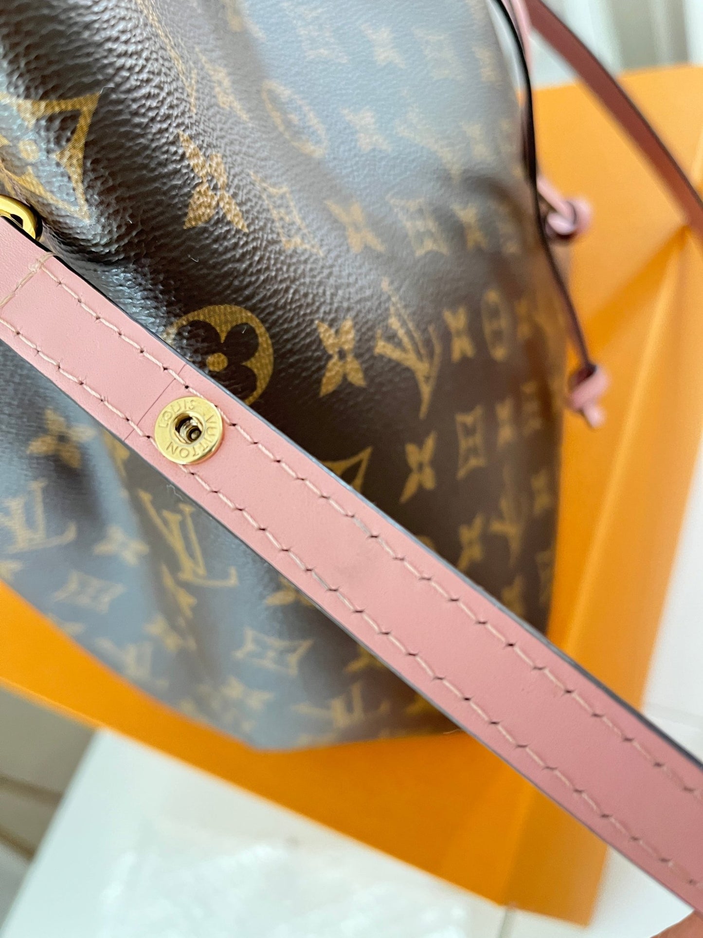 Second hand Louis Vuitton NéoNoé MM Monogram 2-Way Bucket Bag - Tabita Bags