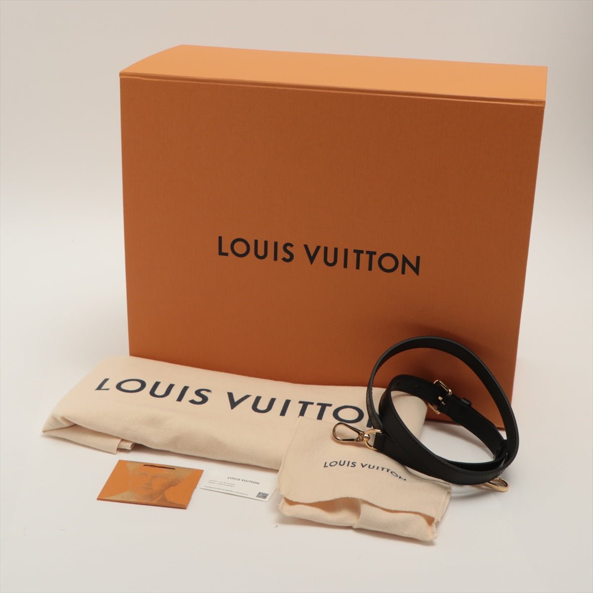 Louis Vuitton® On My Side MM  Louis vuitton, Bags, Louis vuitton
