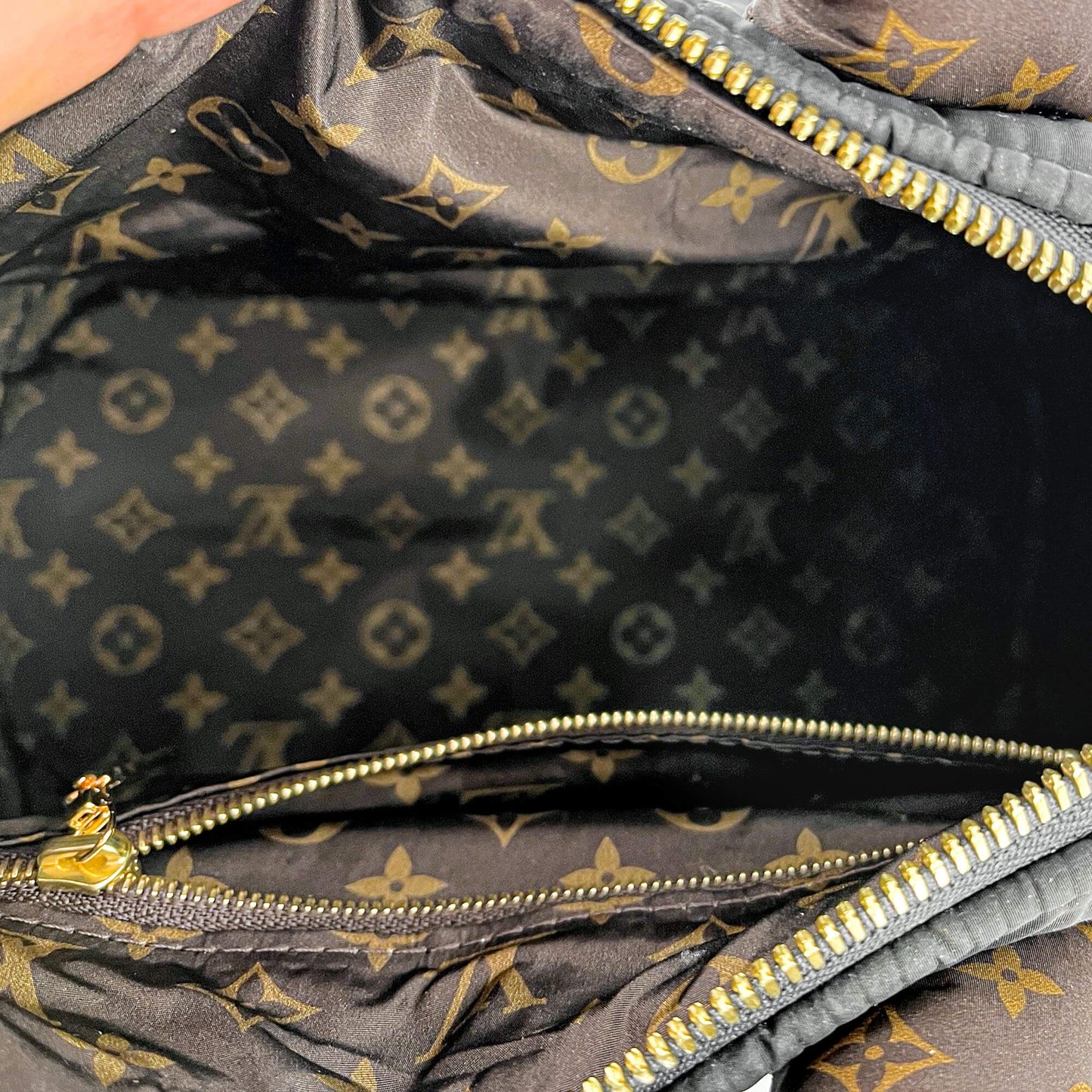 Second hand Louis Vuitton Pillow Speedy 25 Black - Tabita Bags