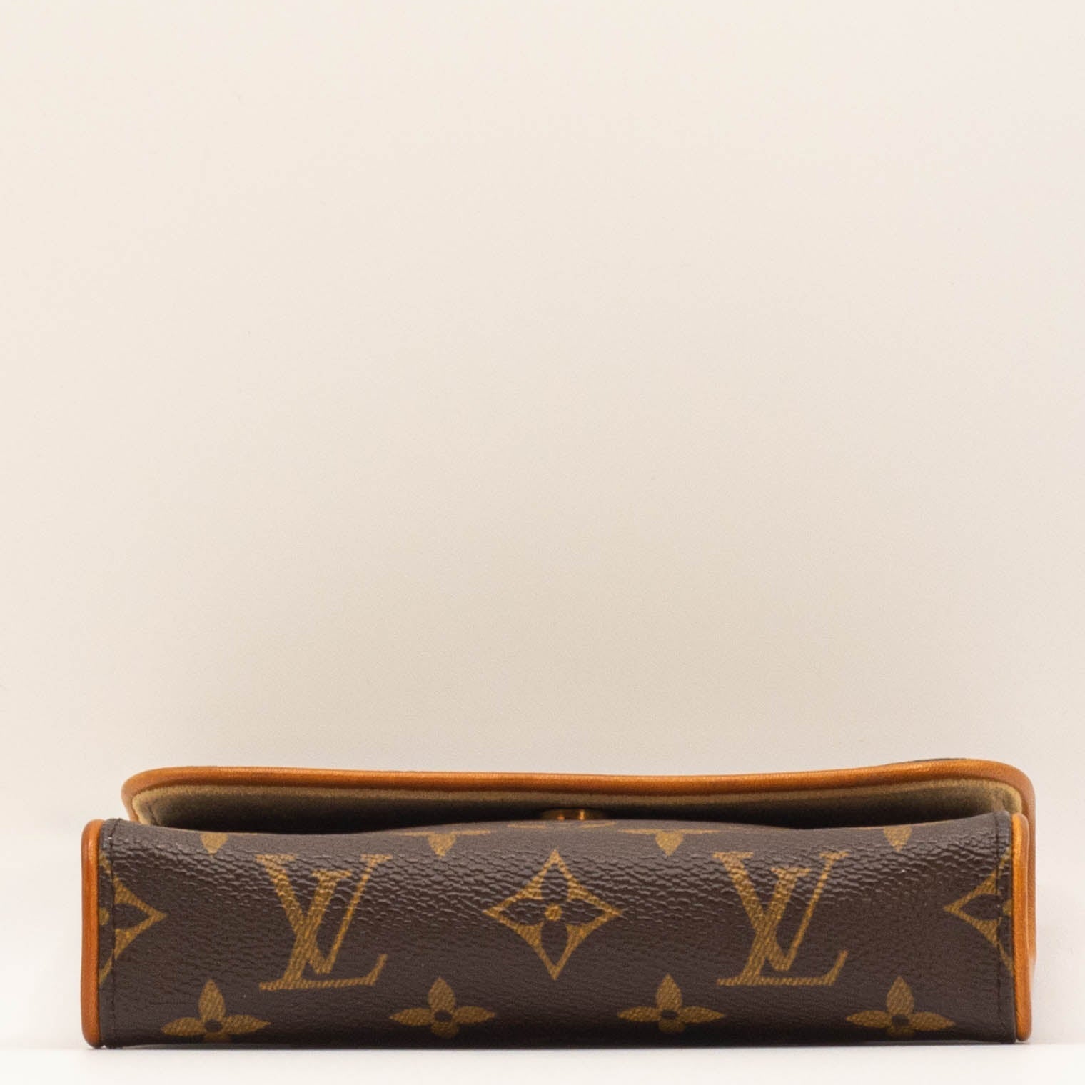 Second hand Louis Vuitton Pochette Florentine Monogram - Tabita Bags