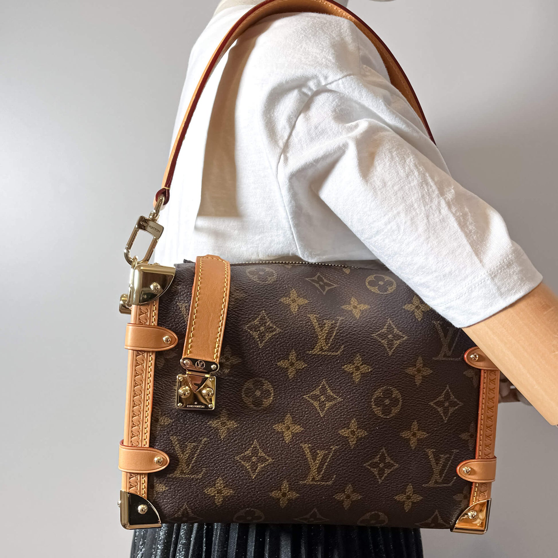 Second hand Louis Vuitton Side Trunk MM Monogram Canvas - Tabita Bags