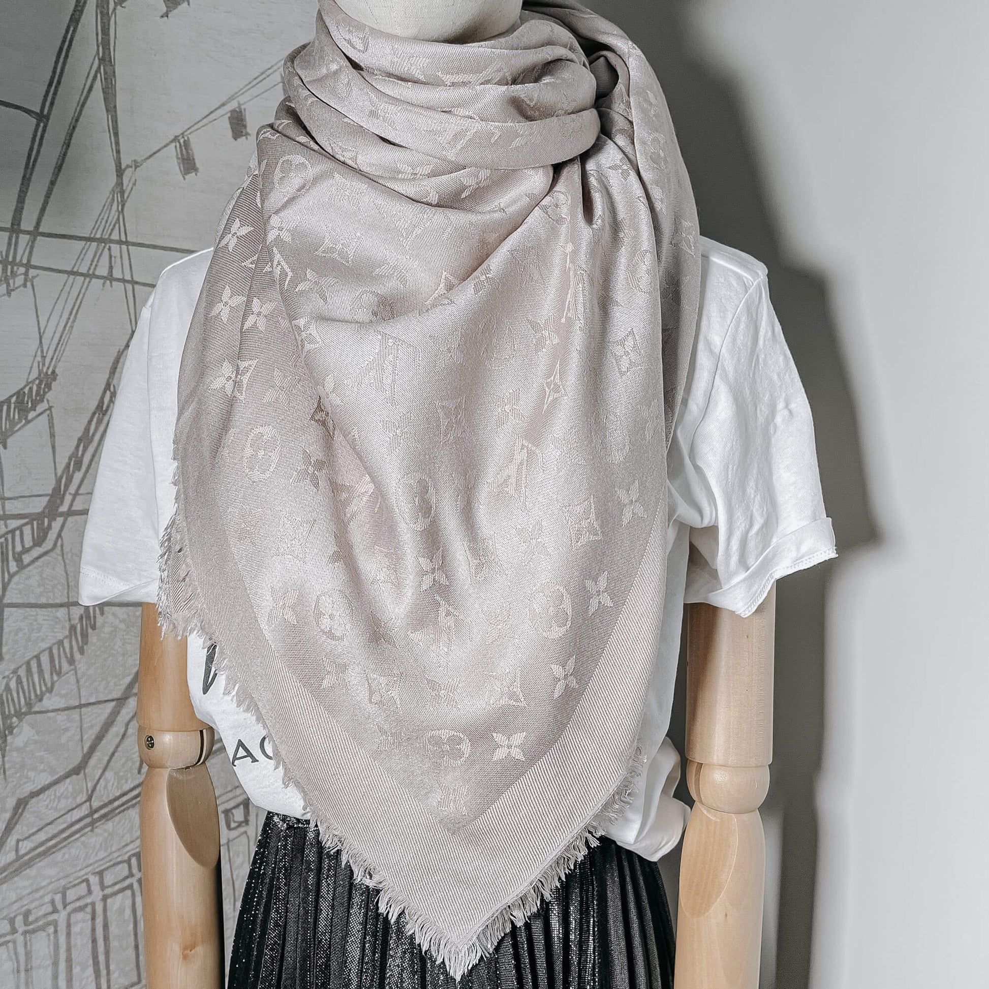 Louis Vuitton Starlight Shawl Grey Silk Wool Tabita Bags