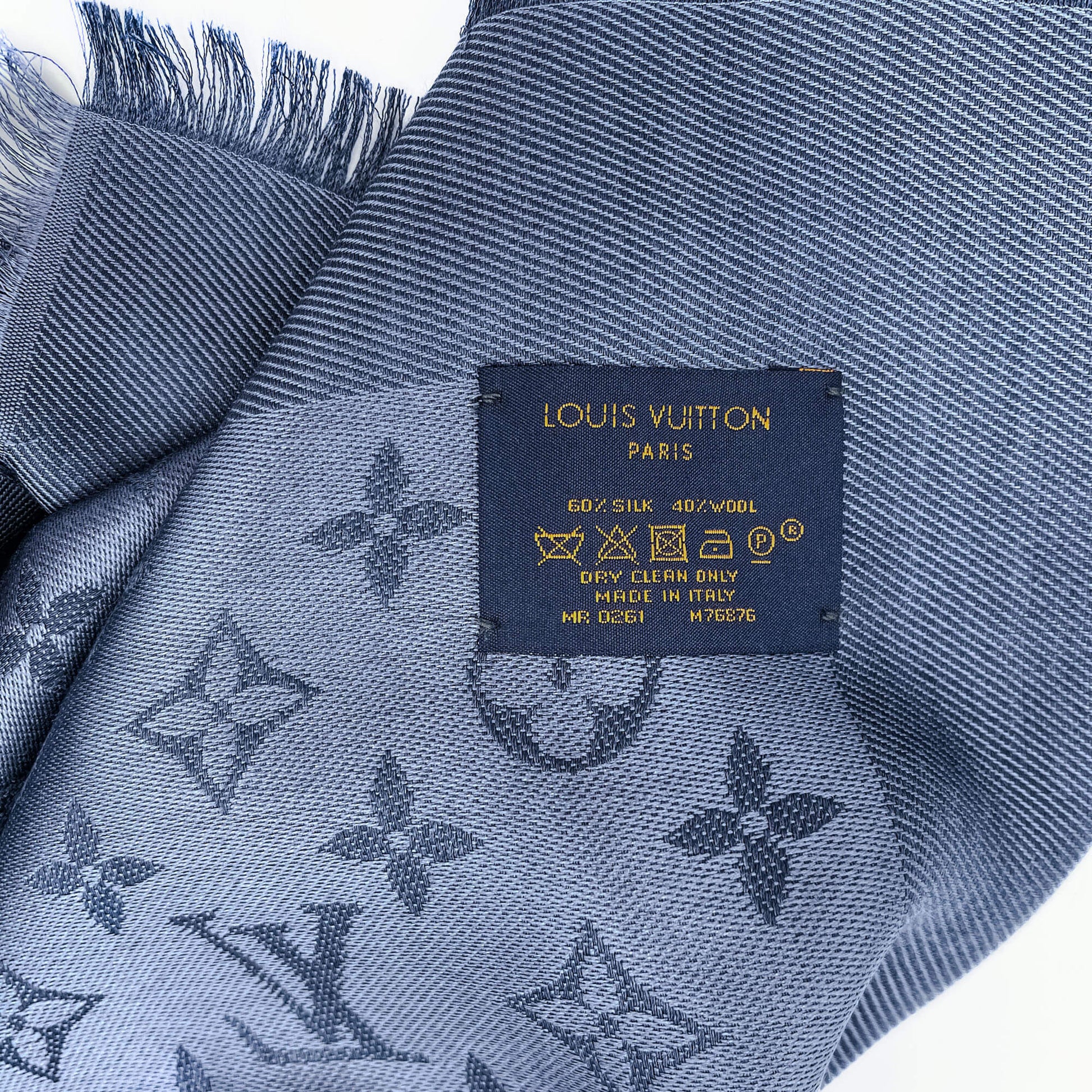 Second hand Louis Vuitton Starlight Shawl Silk & Wool Blue Navy 140x140 - Tabita Bags