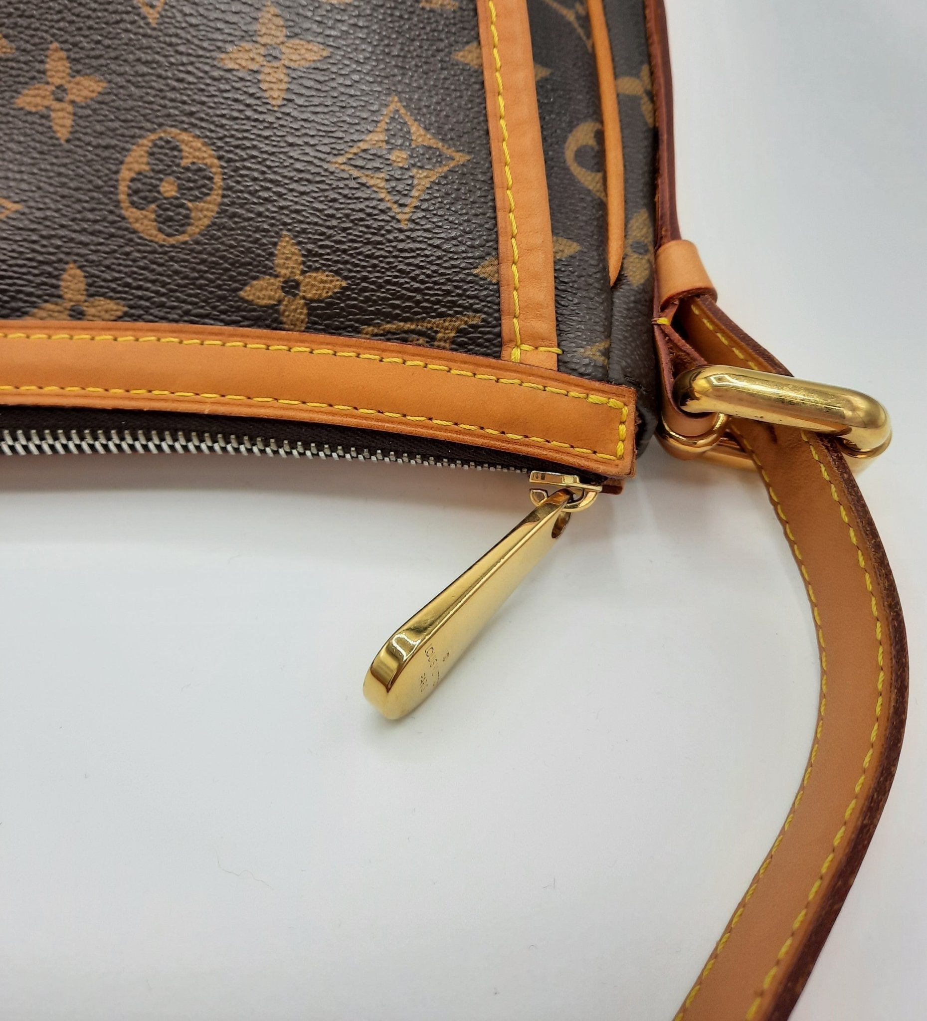 Louis vuitton tulum online pochette