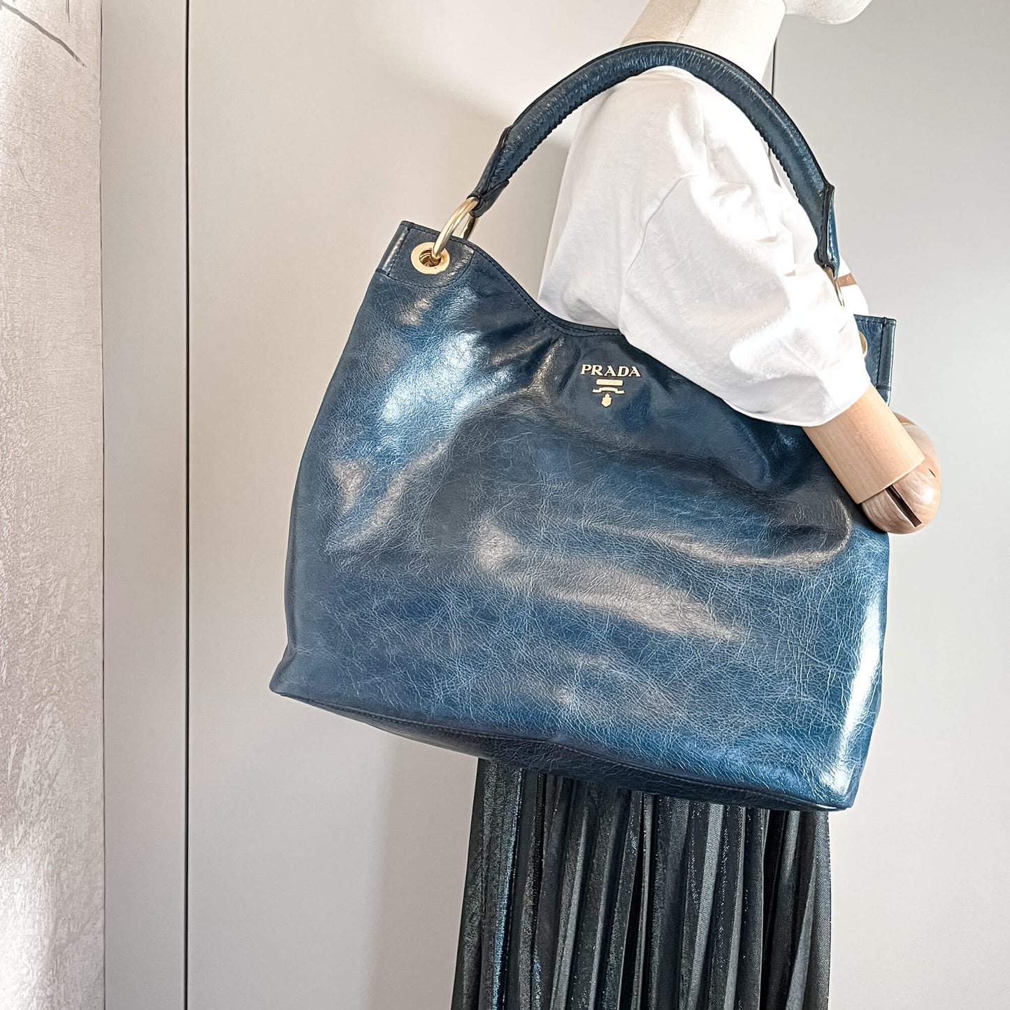 Second hand Prada Hobo Shoulder Bag Vitello Leather Blue - Tabita Bags