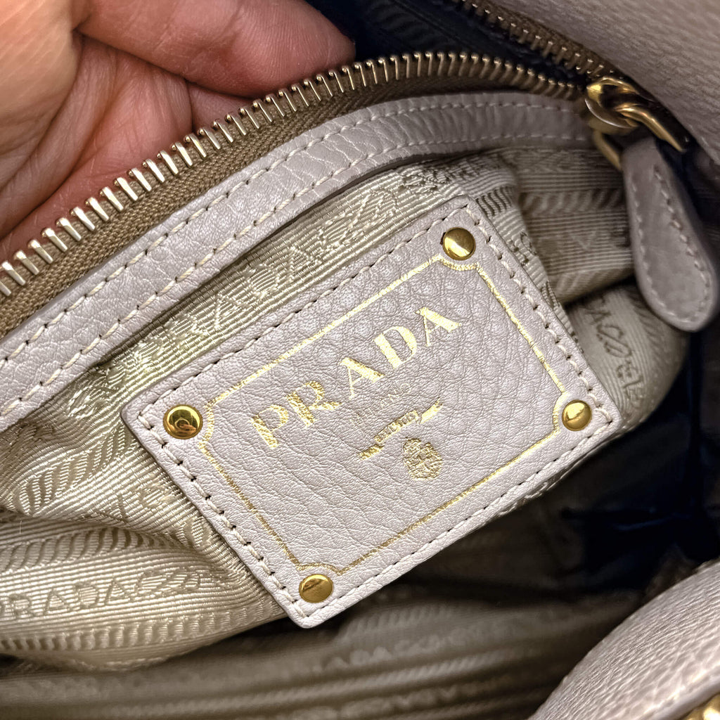 Second hand Prada Vitello Daino Shoulder Bag Argilla - Tabita Bags