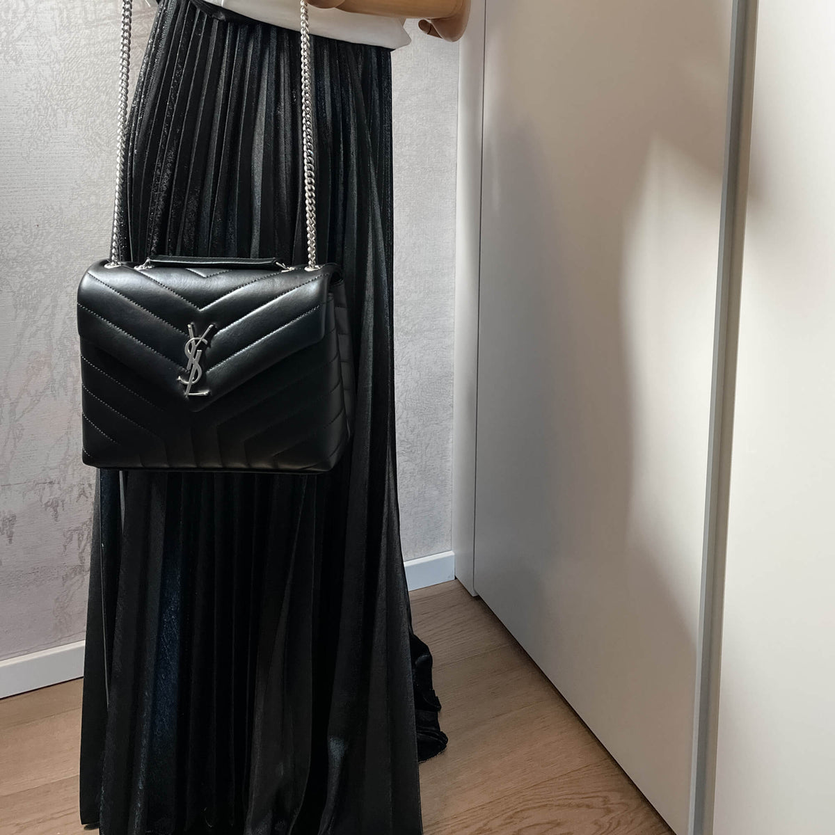 Second hand Saint Laurent Loulou Small Leather Chain Bag Black - Tabita Bags