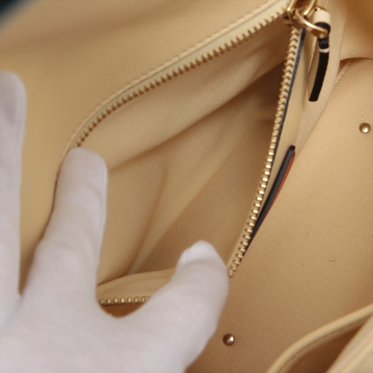 Second hand Valentino Garavani Rockstud Beige Leather 2-way - Tabita Bags