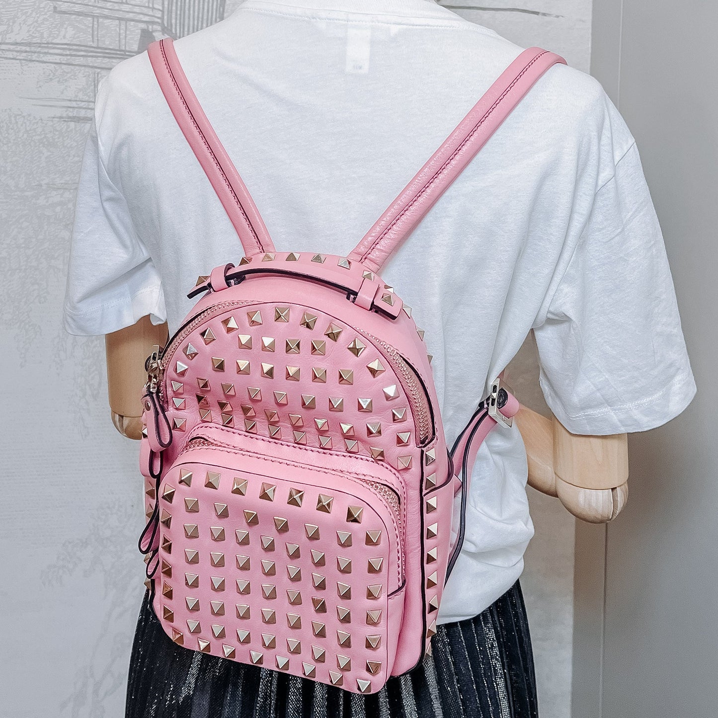 Second hand Valentino Garavani Rockstuds Leather Pink Backpack - Tabita Bags