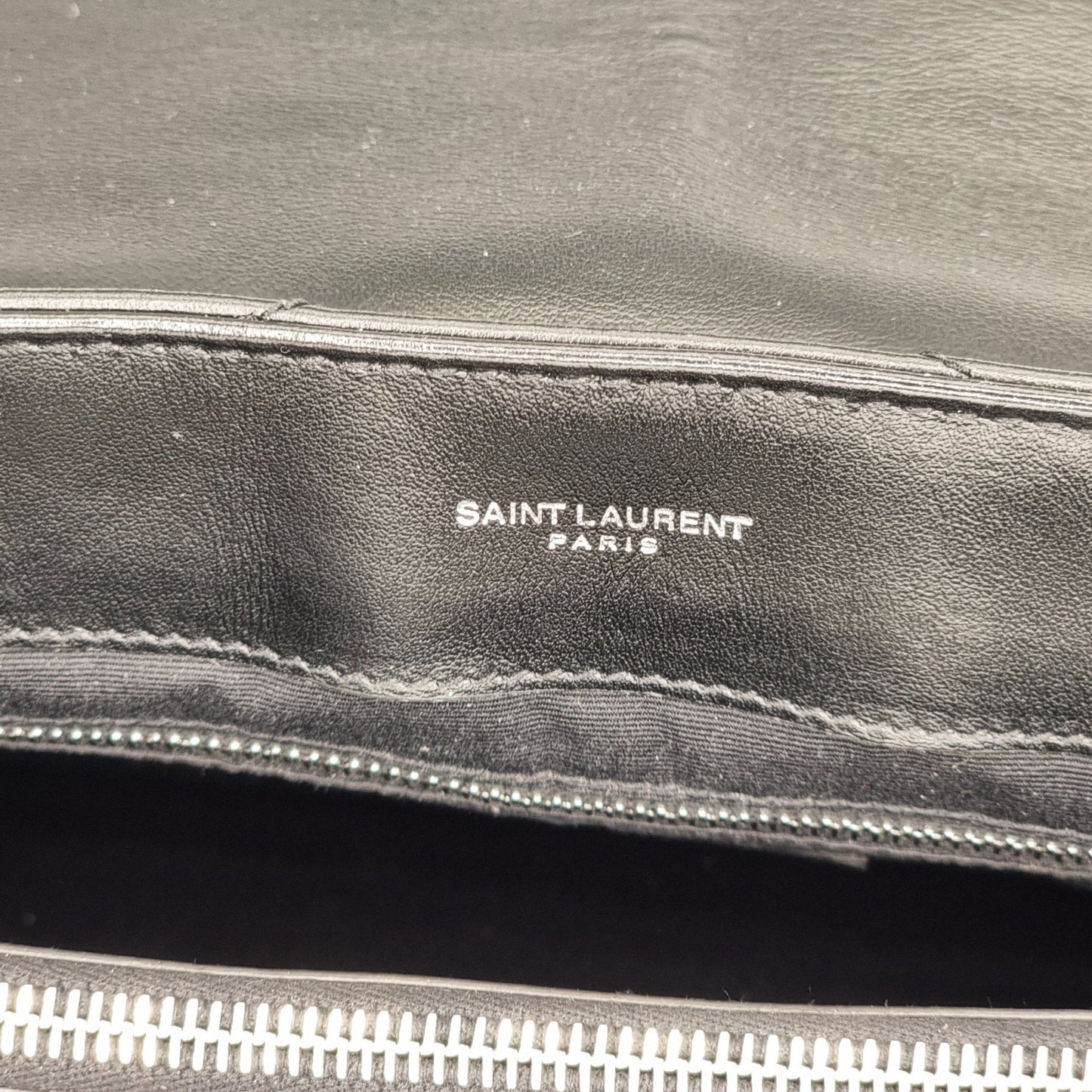 Second hand Yves Saint Laurent Loulou Large Black Leather - Tabita Bags